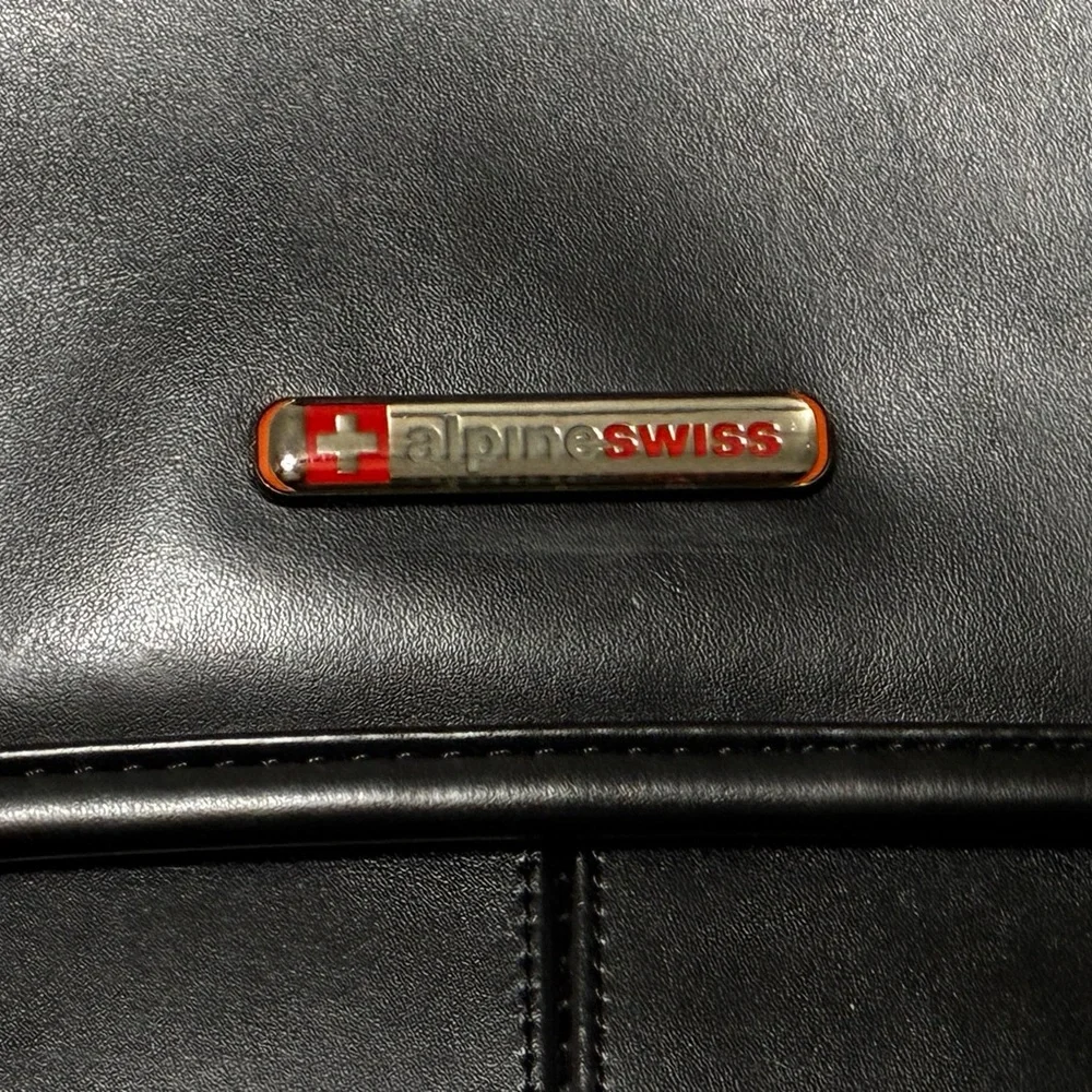 Alpine Swiss Messenger Black Leather Laptop/Brief Case Bag With Buckle Closure - Picture 3 of 10